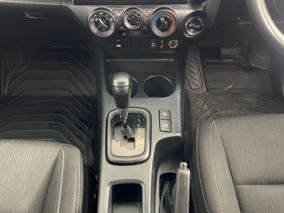 Photo '18' of Toyota Hilux