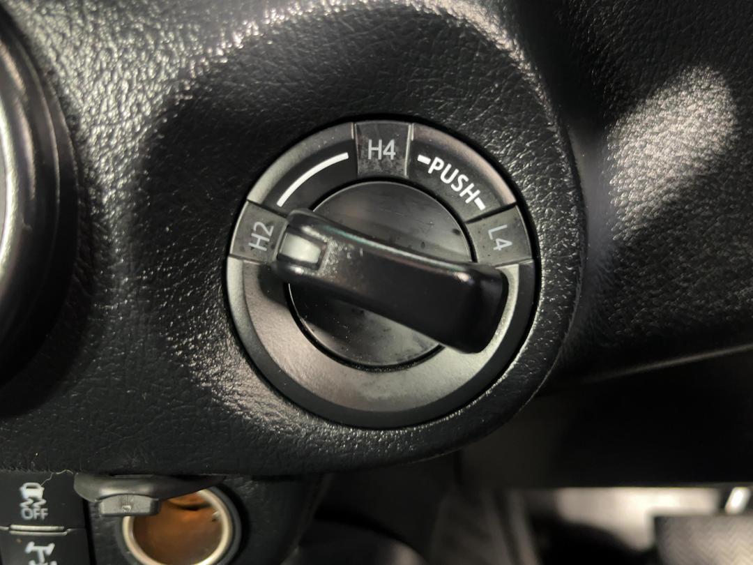 Photo '29' of Toyota Hilux