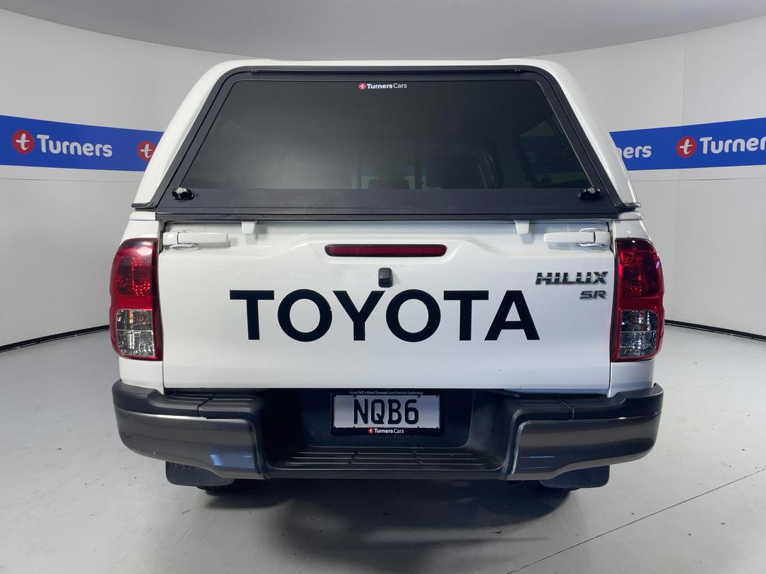Photo '6' of Toyota Hilux