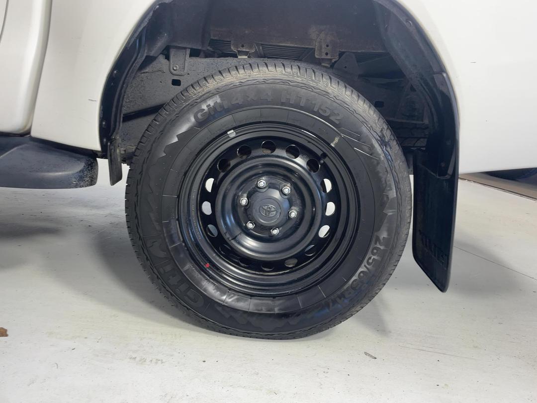 Photo '11' of Toyota Hilux