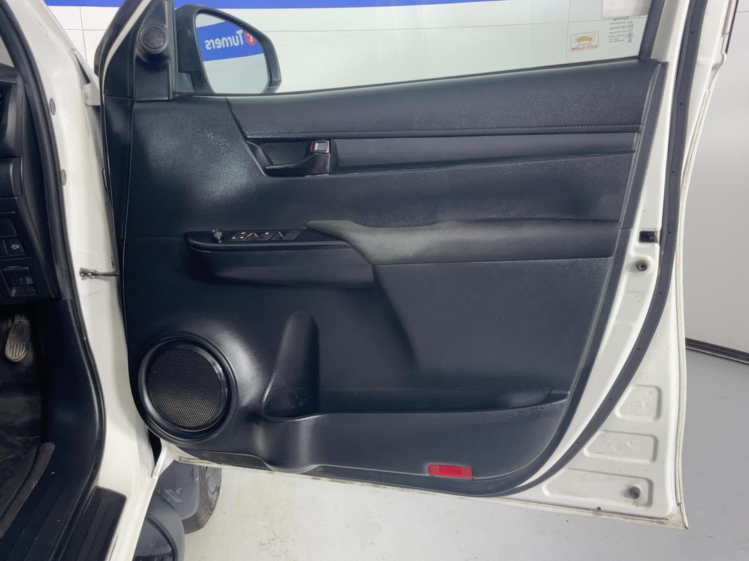 Photo '15' of Toyota Hilux
