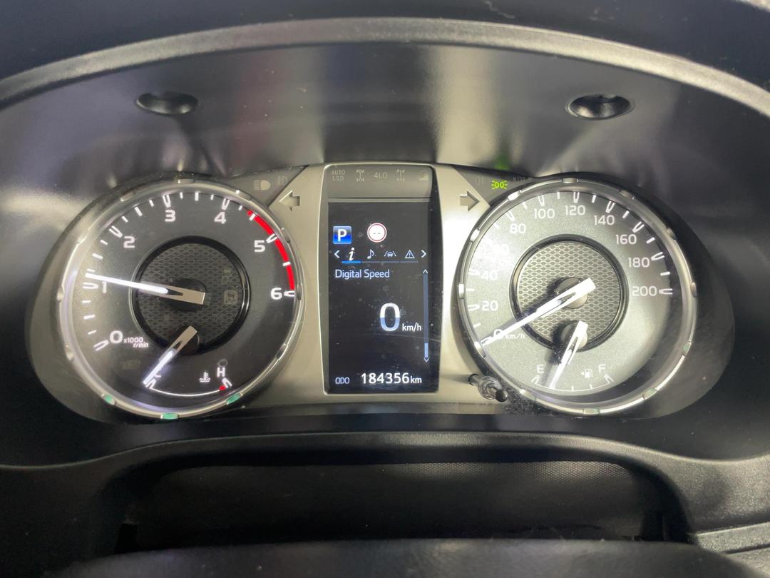 Photo '21' of Toyota Hilux