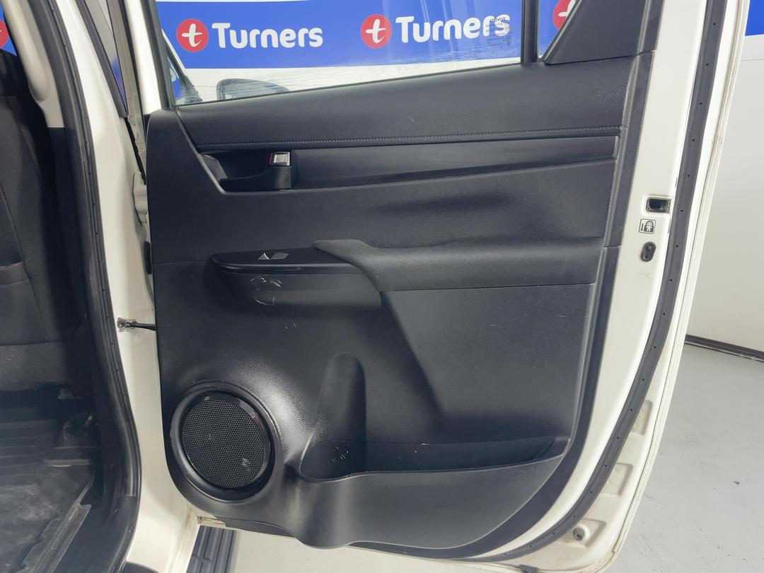 Photo '19' of Toyota Hilux