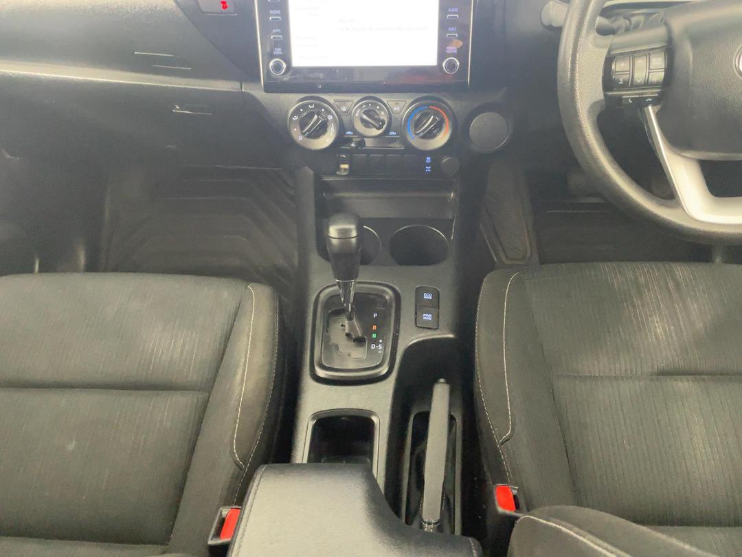 Photo '18' of Toyota Hilux