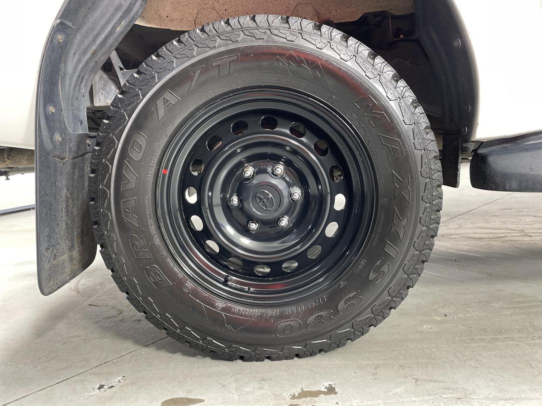 Photo '12' of Toyota Hilux