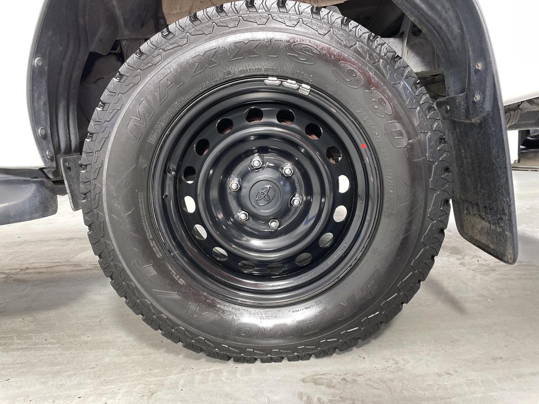 Photo '11' of Toyota Hilux