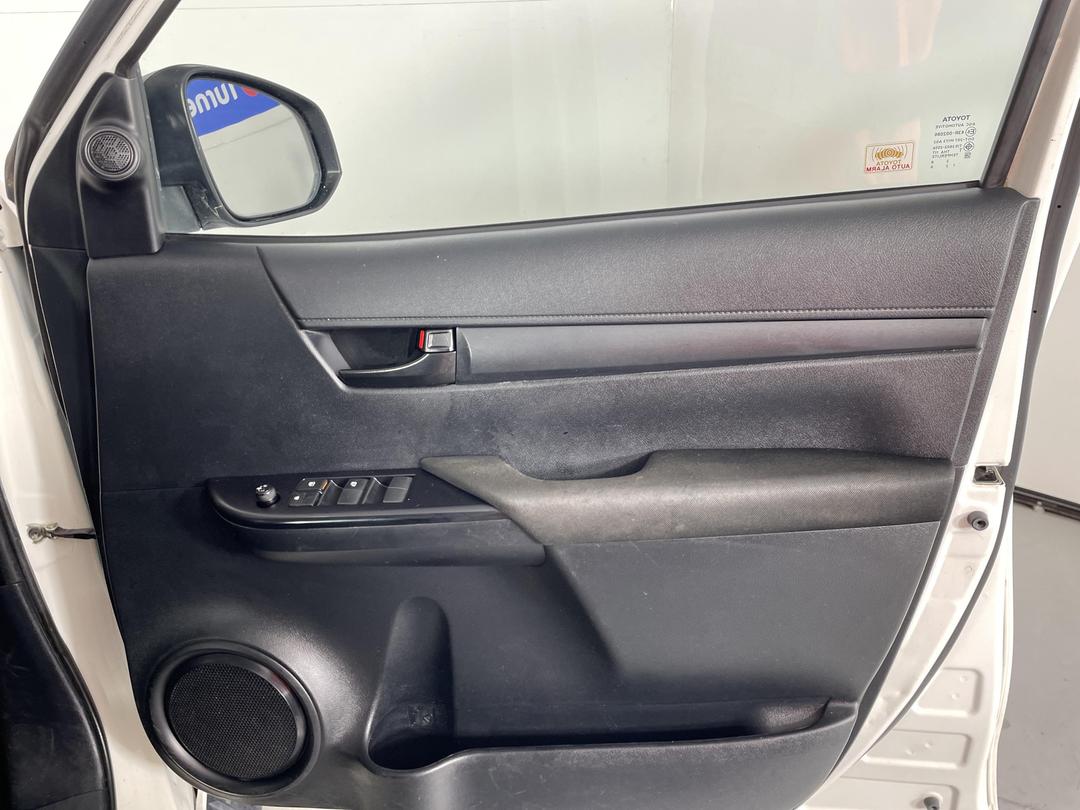 Photo '15' of Toyota Hilux