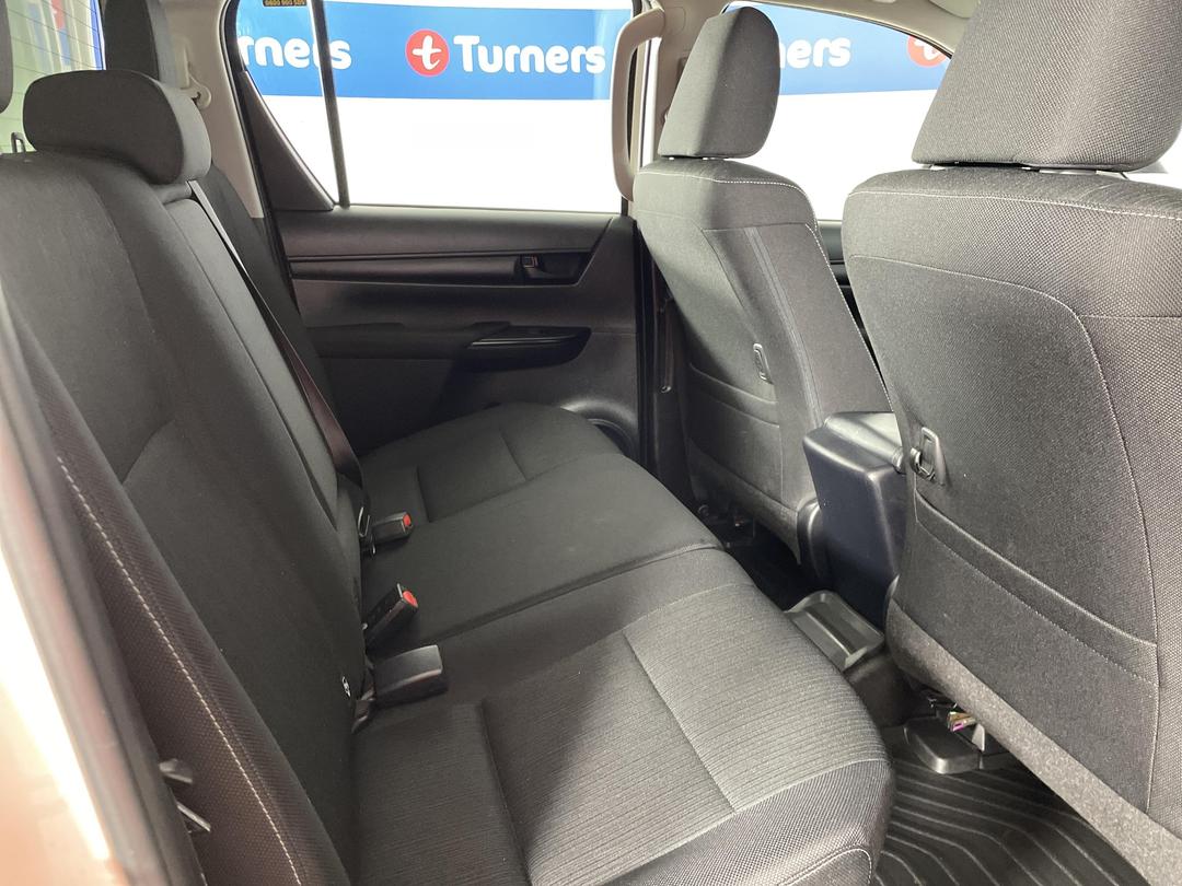 Photo '20' of Toyota Hilux