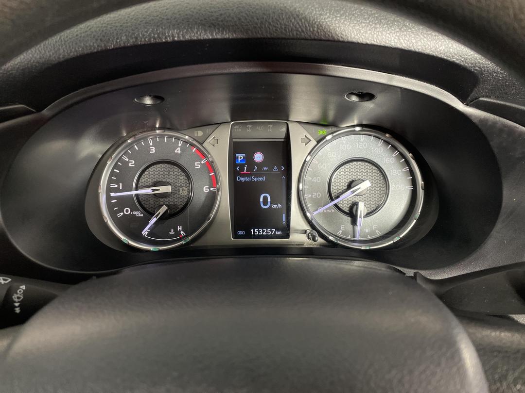 Photo '21' of Toyota Hilux