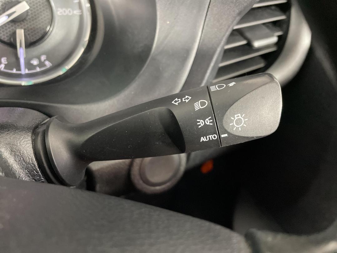 Photo '28' of Toyota Hilux