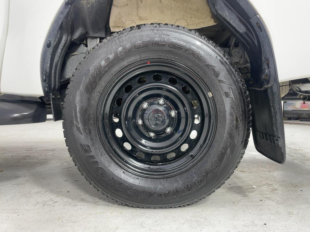 Photo '11' of Toyota Hilux