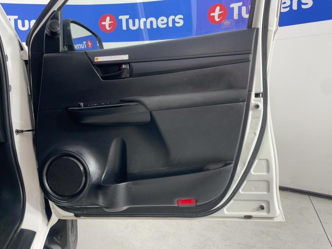 Photo '15' of Toyota Hilux