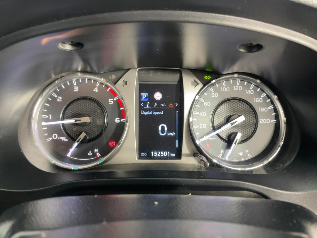 Photo '21' of Toyota Hilux