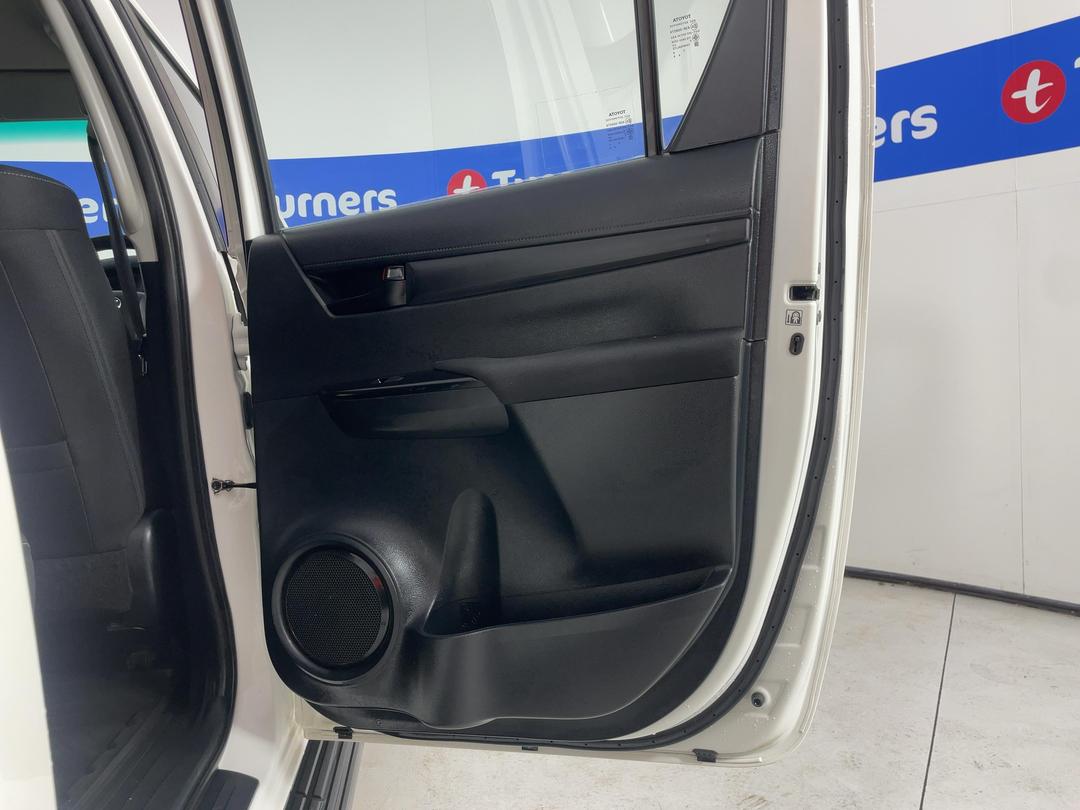 Photo '19' of Toyota Hilux