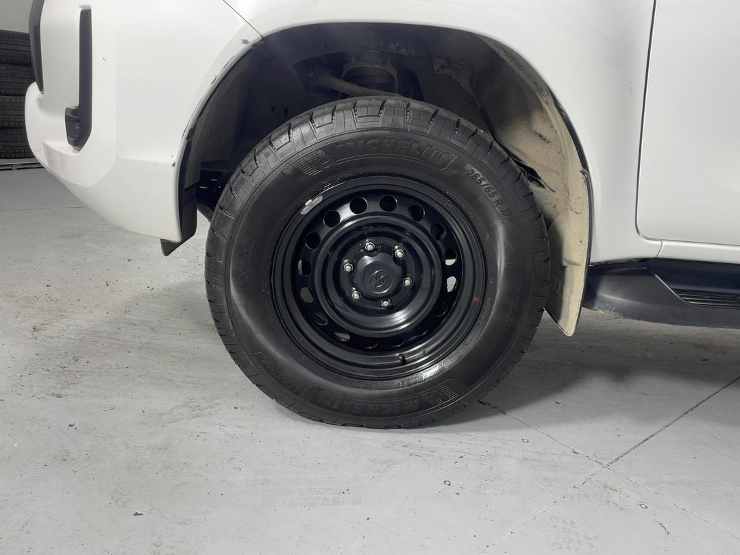 Photo '10' of Toyota Hilux