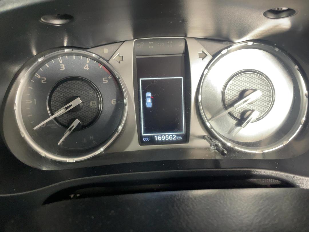 Photo '21' of Toyota Hilux