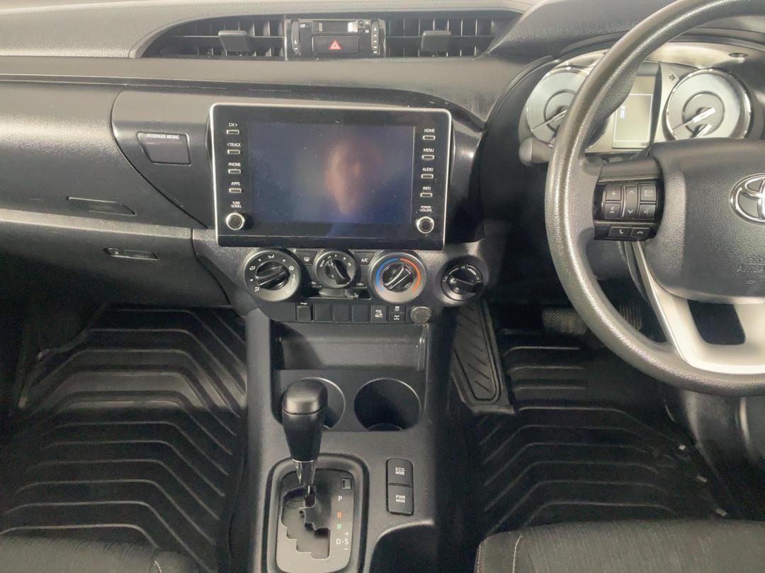 Photo '18' of Toyota Hilux