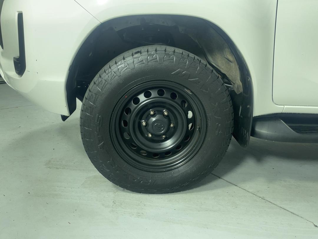 Photo '10' of Toyota Hilux