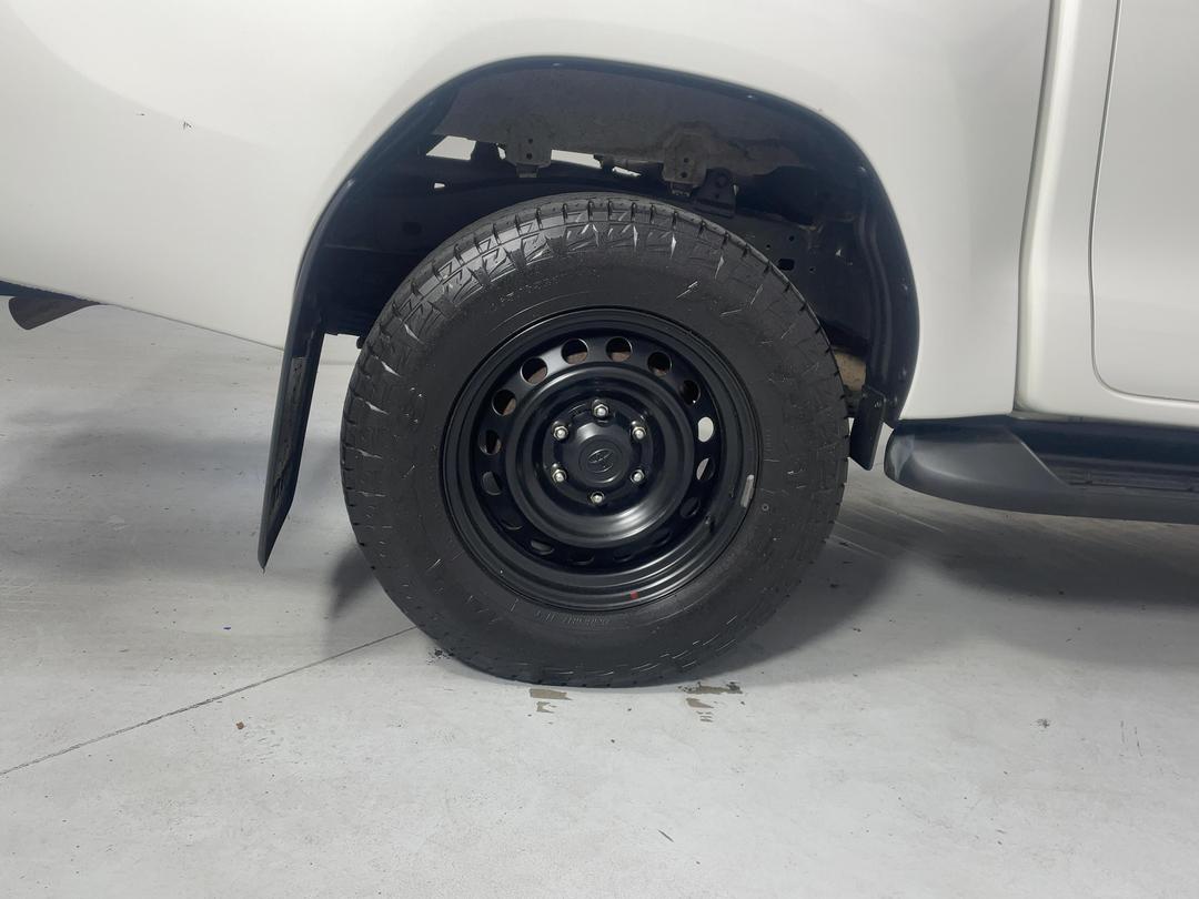 Photo '12' of Toyota Hilux