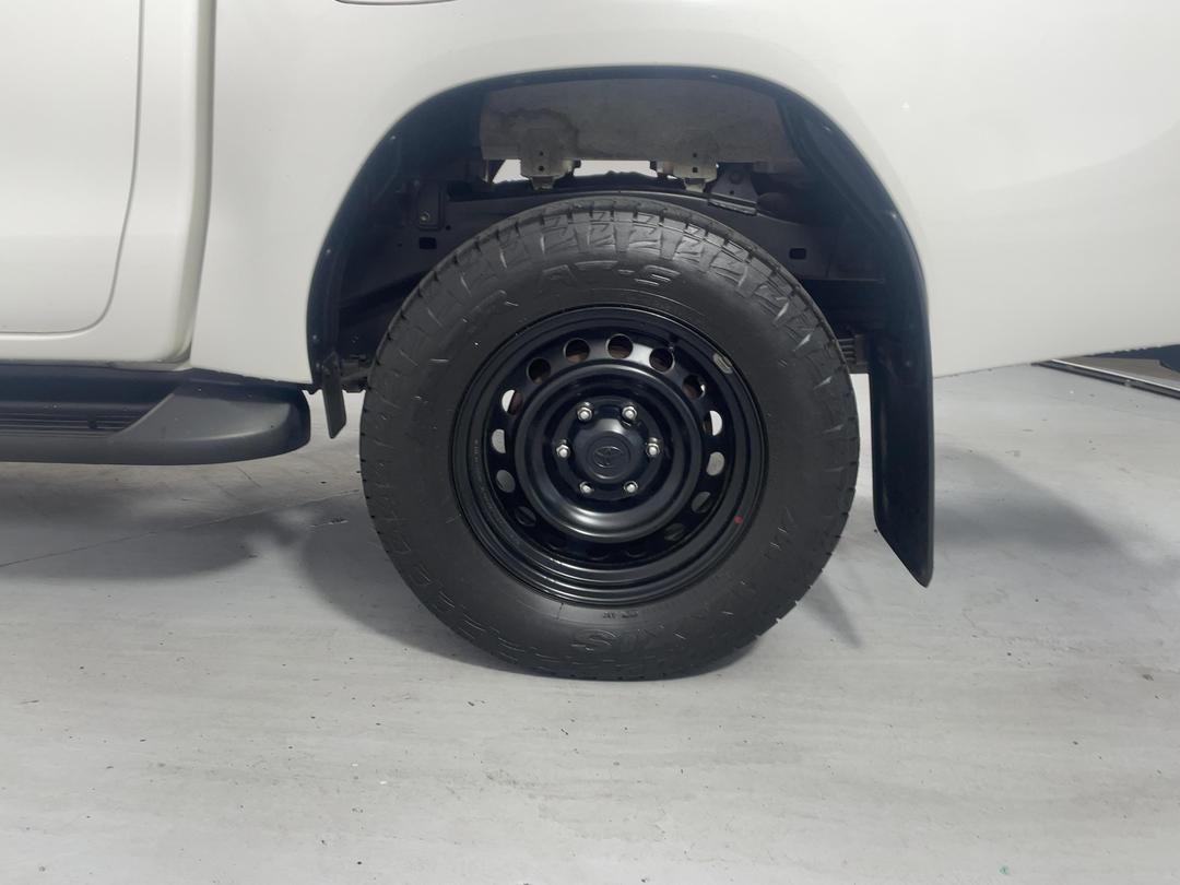 Photo '11' of Toyota Hilux