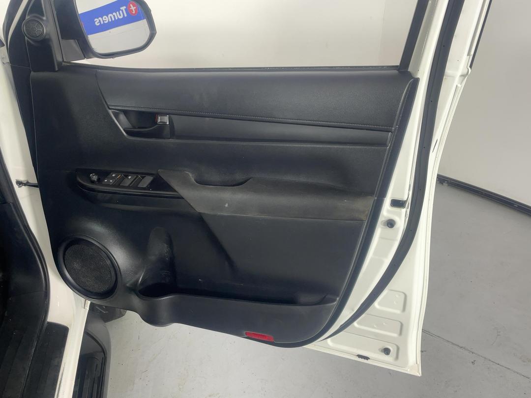Photo '15' of Toyota Hilux