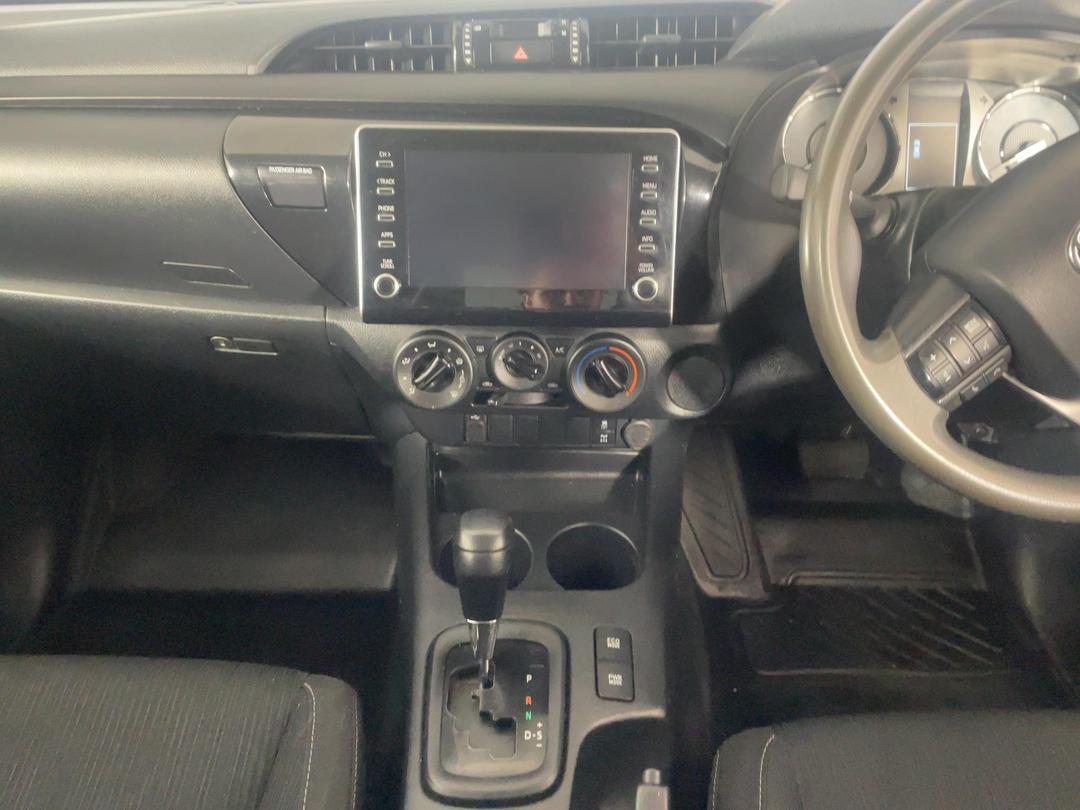 Photo '18' of Toyota Hilux
