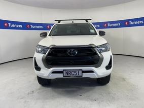 Photo '2' of Toyota Hilux