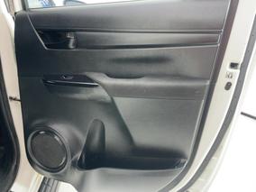 Photo '19' of Toyota Hilux