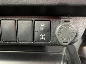 Photo '28' of Toyota Hilux