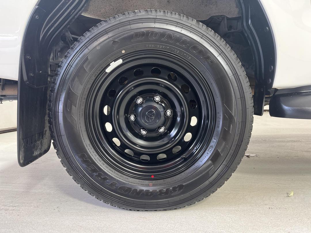 Photo '12' of Toyota Hilux