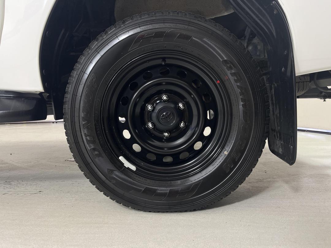 Photo '11' of Toyota Hilux