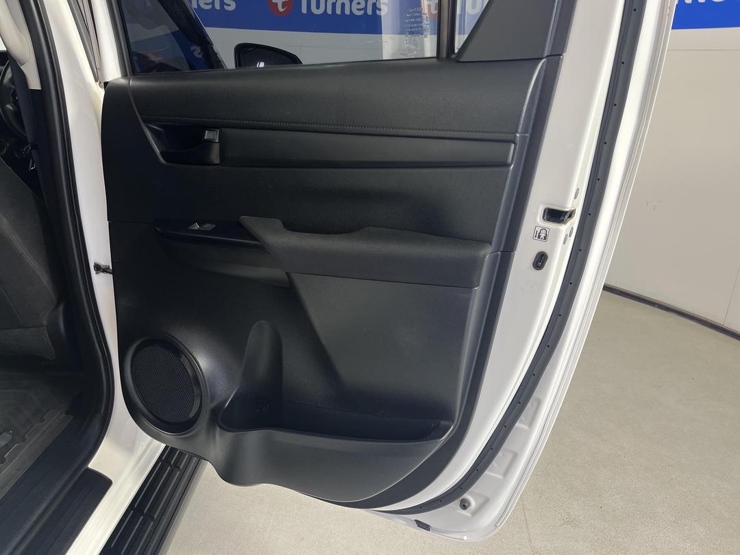 Photo '19' of Toyota Hilux