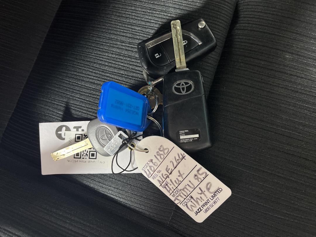 Photo '22' of Toyota Hilux