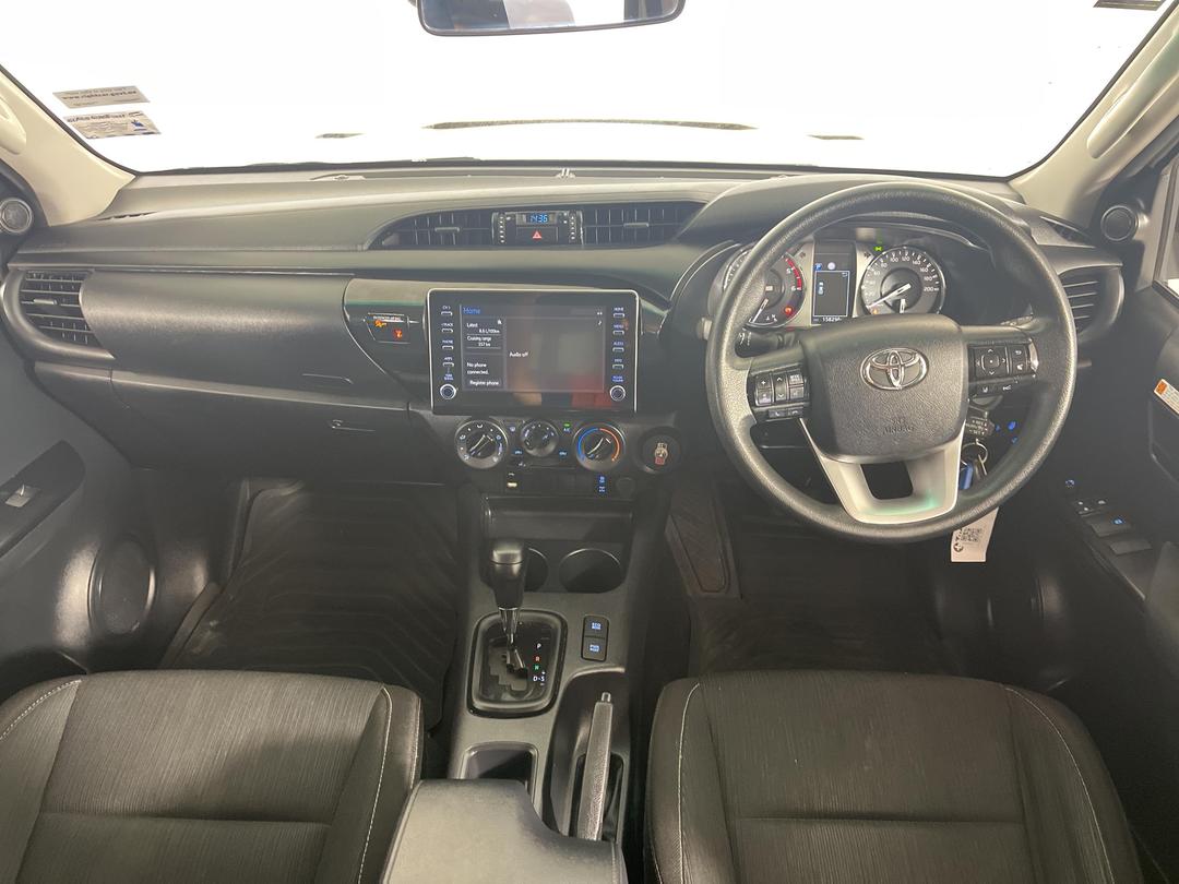 Photo '17' of Toyota Hilux