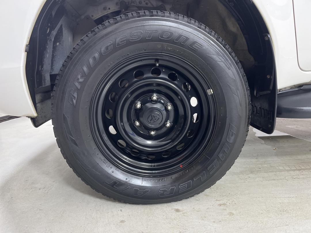 Photo '10' of Toyota Hilux