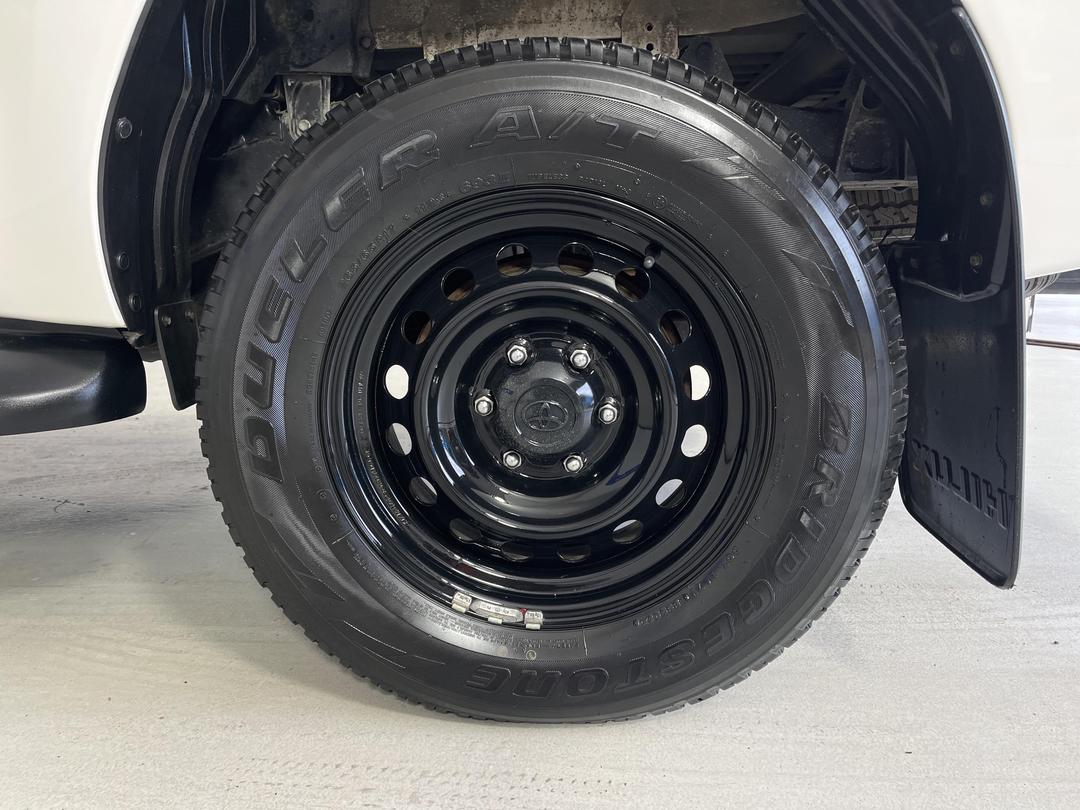 Photo '11' of Toyota Hilux