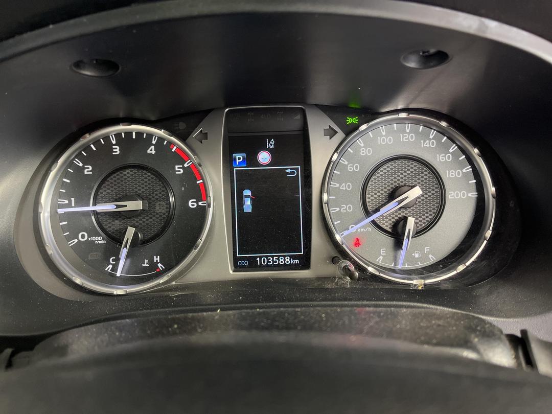 Photo '21' of Toyota Hilux