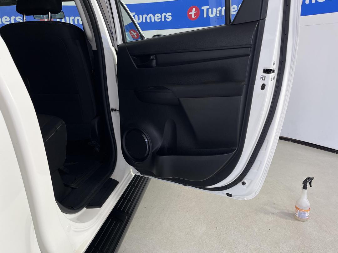 Photo '19' of Toyota Hilux