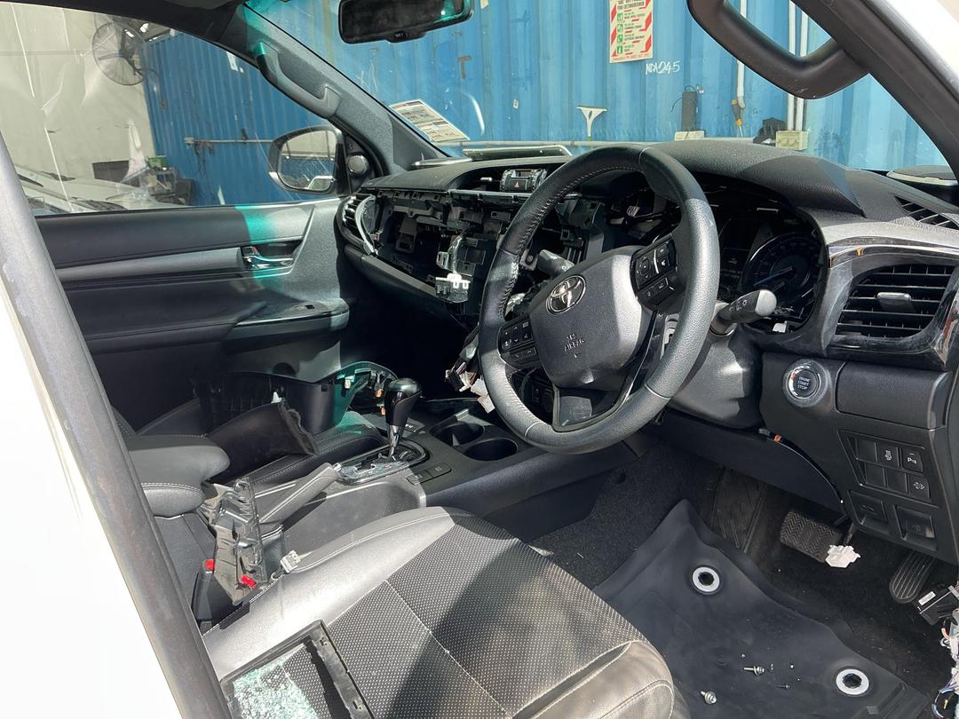 Photo '7' of Toyota Hilux SR5 Cruiser TD DC