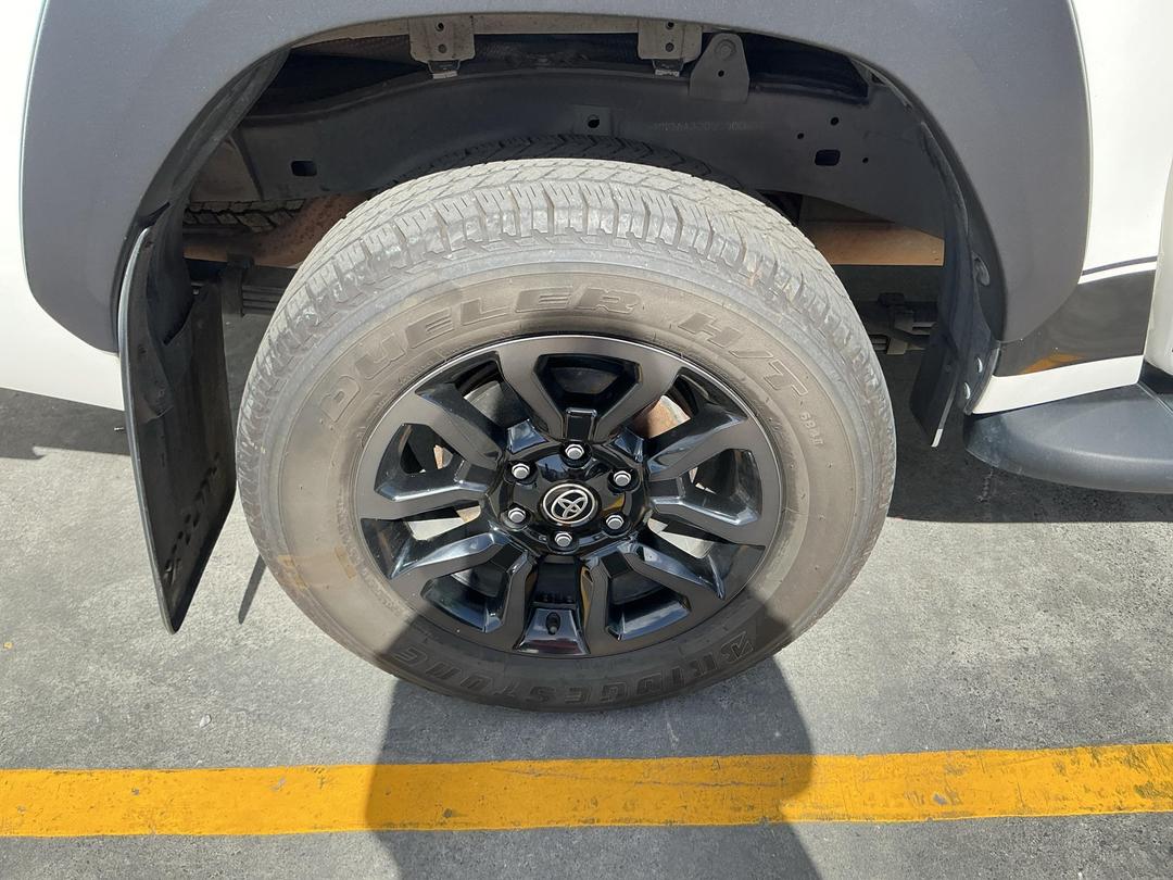 Photo '14' of Toyota Hilux SR5 Cruiser TD DC