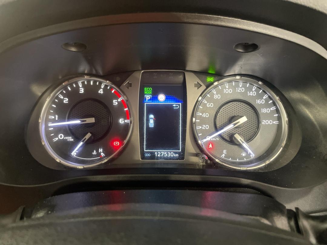 Photo '21' of Toyota Hilux