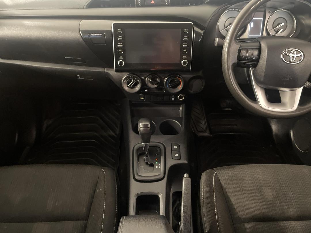 Photo '18' of Toyota Hilux