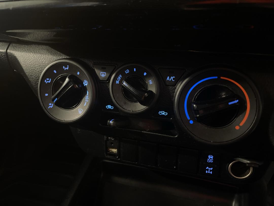 Photo '31' of Toyota Hilux