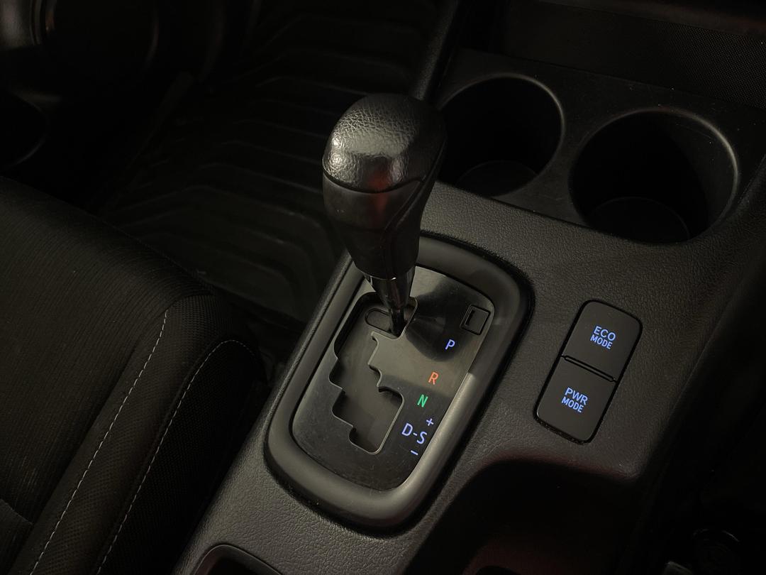 Photo '32' of Toyota Hilux