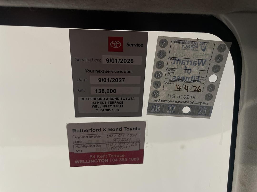 Photo '34' of Toyota Hilux