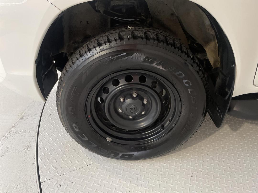 Photo '10' of Toyota Hilux