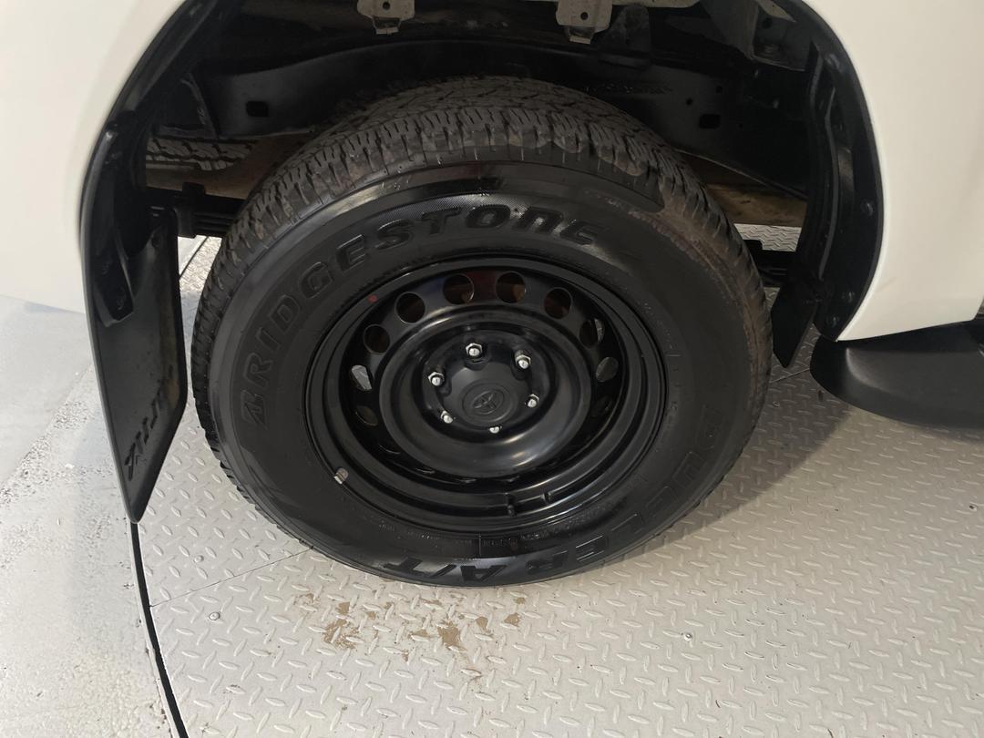 Photo '12' of Toyota Hilux