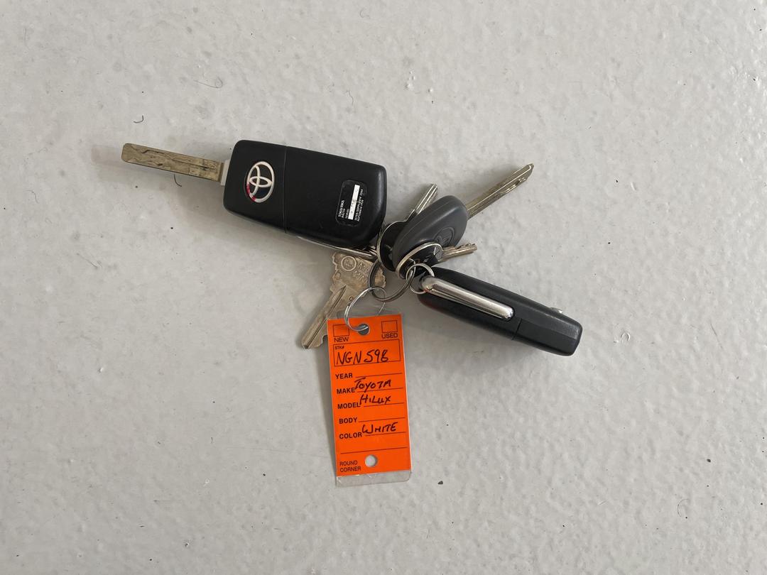 Photo '22' of Toyota Hilux