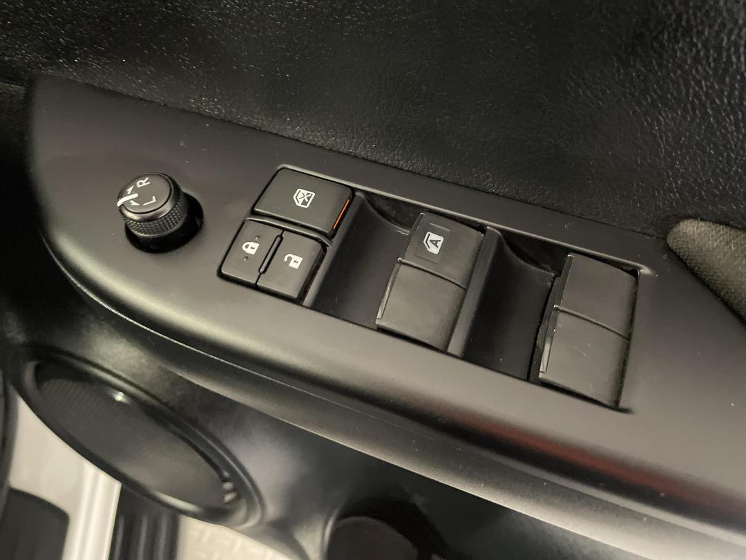 Photo '24' of Toyota Hilux