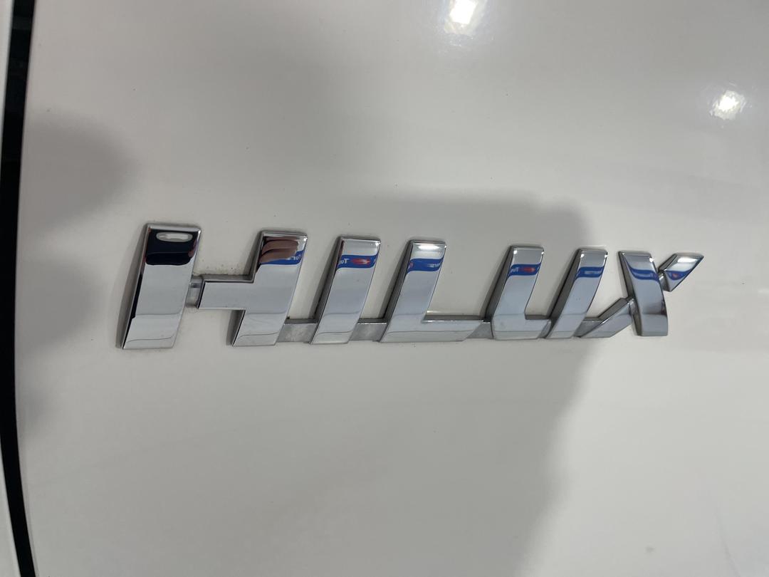 Photo '36' of Toyota Hilux